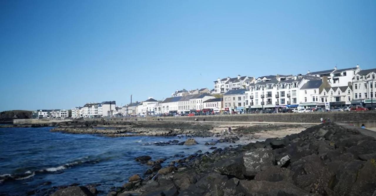 Enfield Street House Behind Portstewart Promenade With Partial Sea View From Front 3 Bed Sleeps 7 Villa Kültér fotó