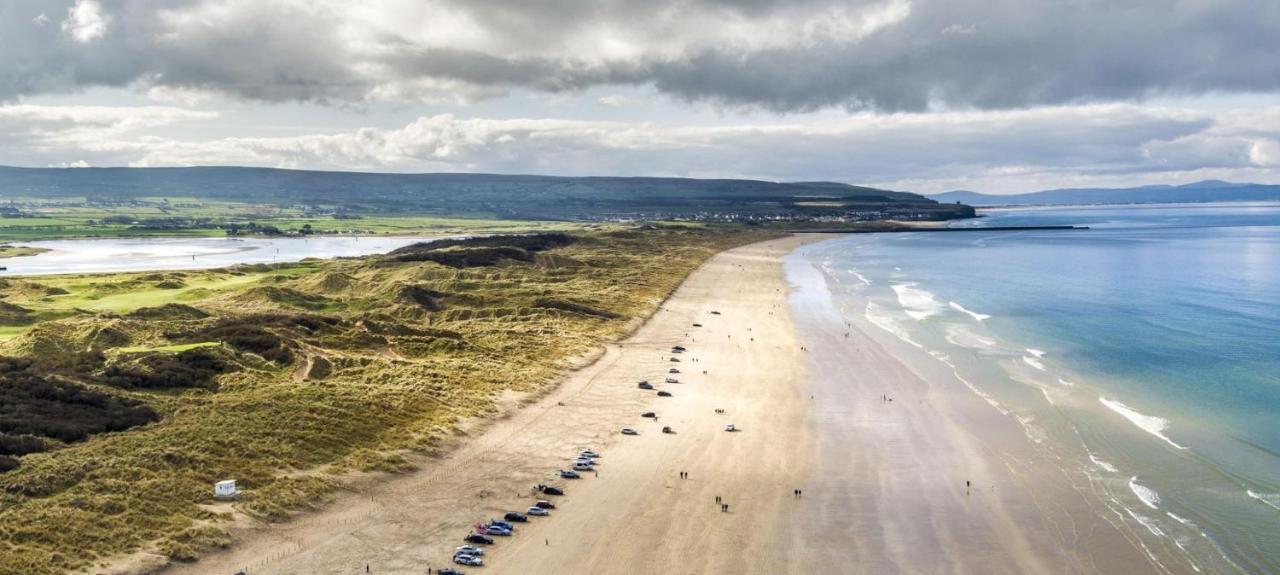 Enfield Street House Behind Portstewart Promenade With Partial Sea View From Front 3 Bed Sleeps 7 Villa Kültér fotó
