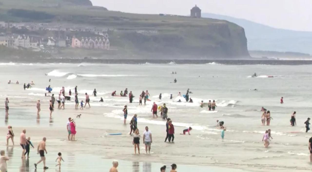 Enfield Street House Behind Portstewart Promenade With Partial Sea View From Front 3 Bed Sleeps 7 Villa Kültér fotó